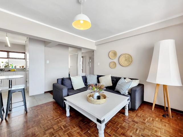 2 Bedroom Property for Sale in Sea Point Western Cape